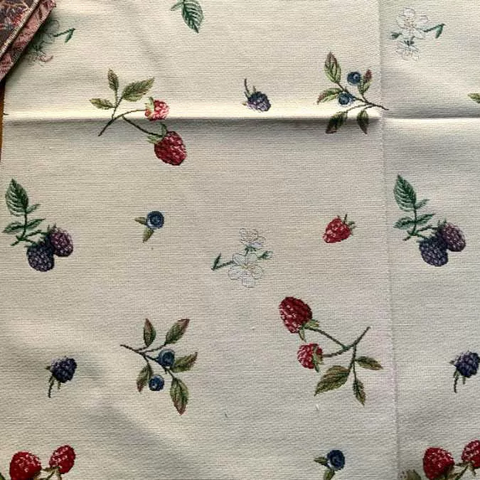 Gobelin med sommerens bær