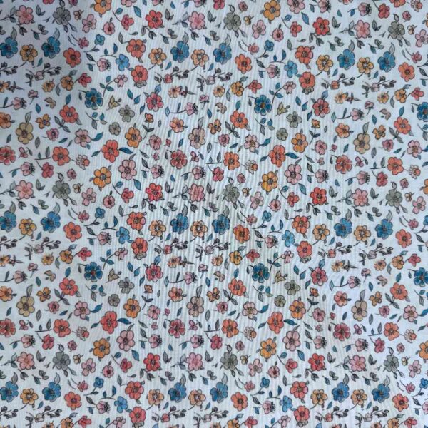 Poplin patchwork stof med søde små blomster