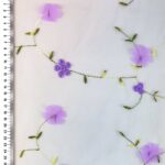 Tyl - broderi og blomster i lavendel