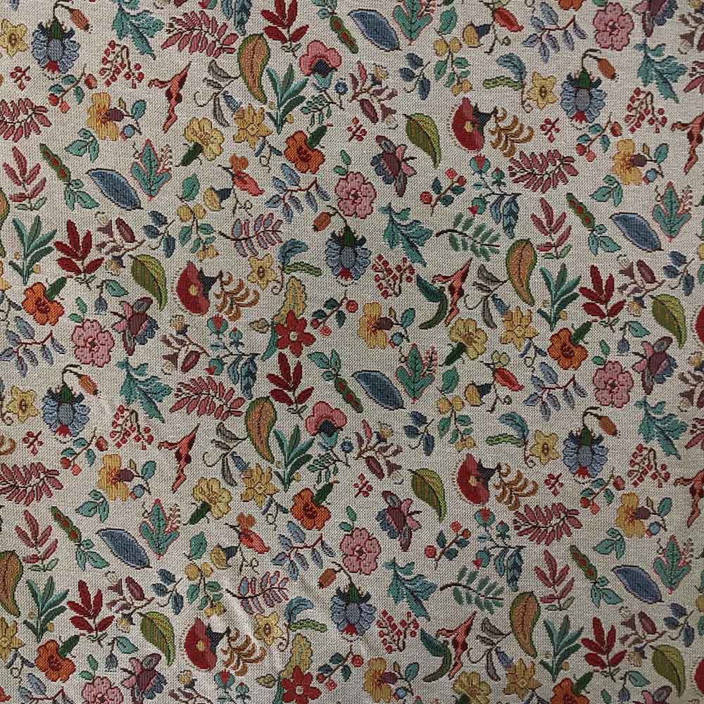 Gobelin med små farverige blomster og blade