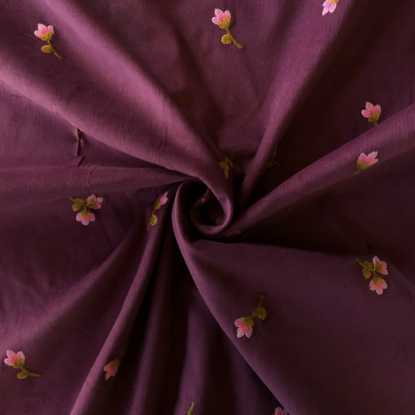 Babyfløjl - Blomster broderi på vinrød