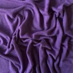 Violet merinould jersey, lagt i bløde folder